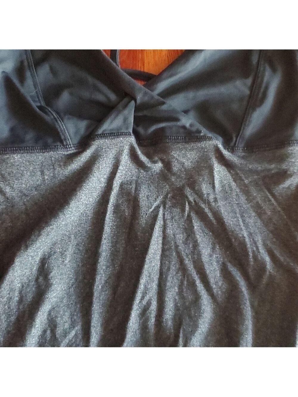 Lululemon top size 4 - Picture 2 of 4